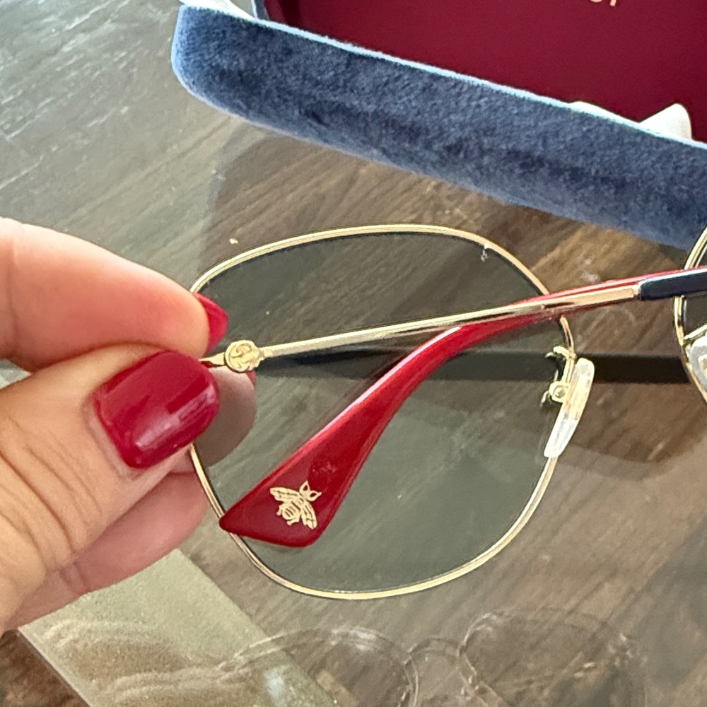 Gucci Gold Frame Sunglasses EUC - Picture 5 of 10